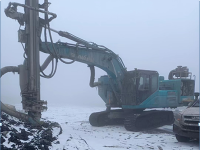 The plateau project operates at an altitude of 4910 meters